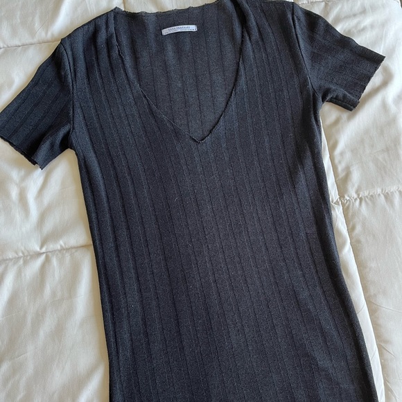 Striped Linen V-Neck Top - Picture 1 of 3